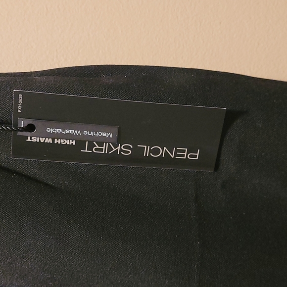 Express pencil skirt - Picture 3 of 5